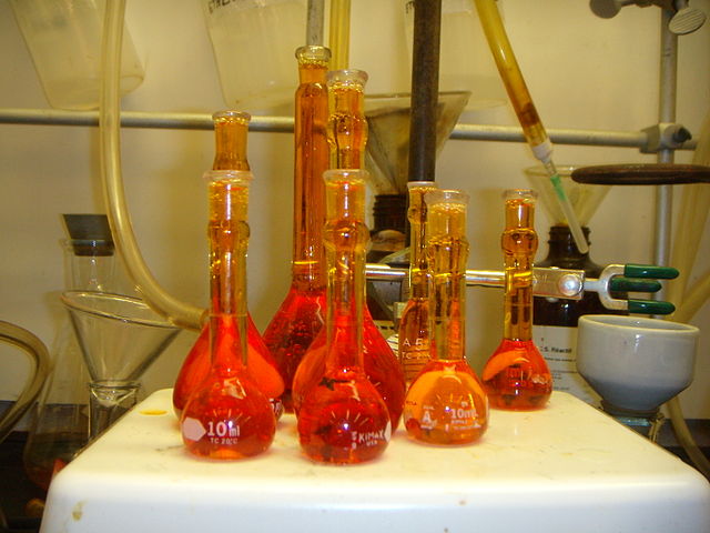 an aqua regia solution for dissolving gold