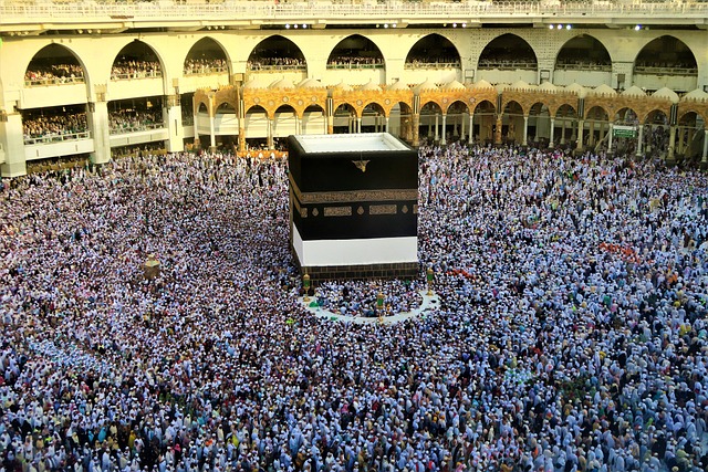 an image of mecca mosque