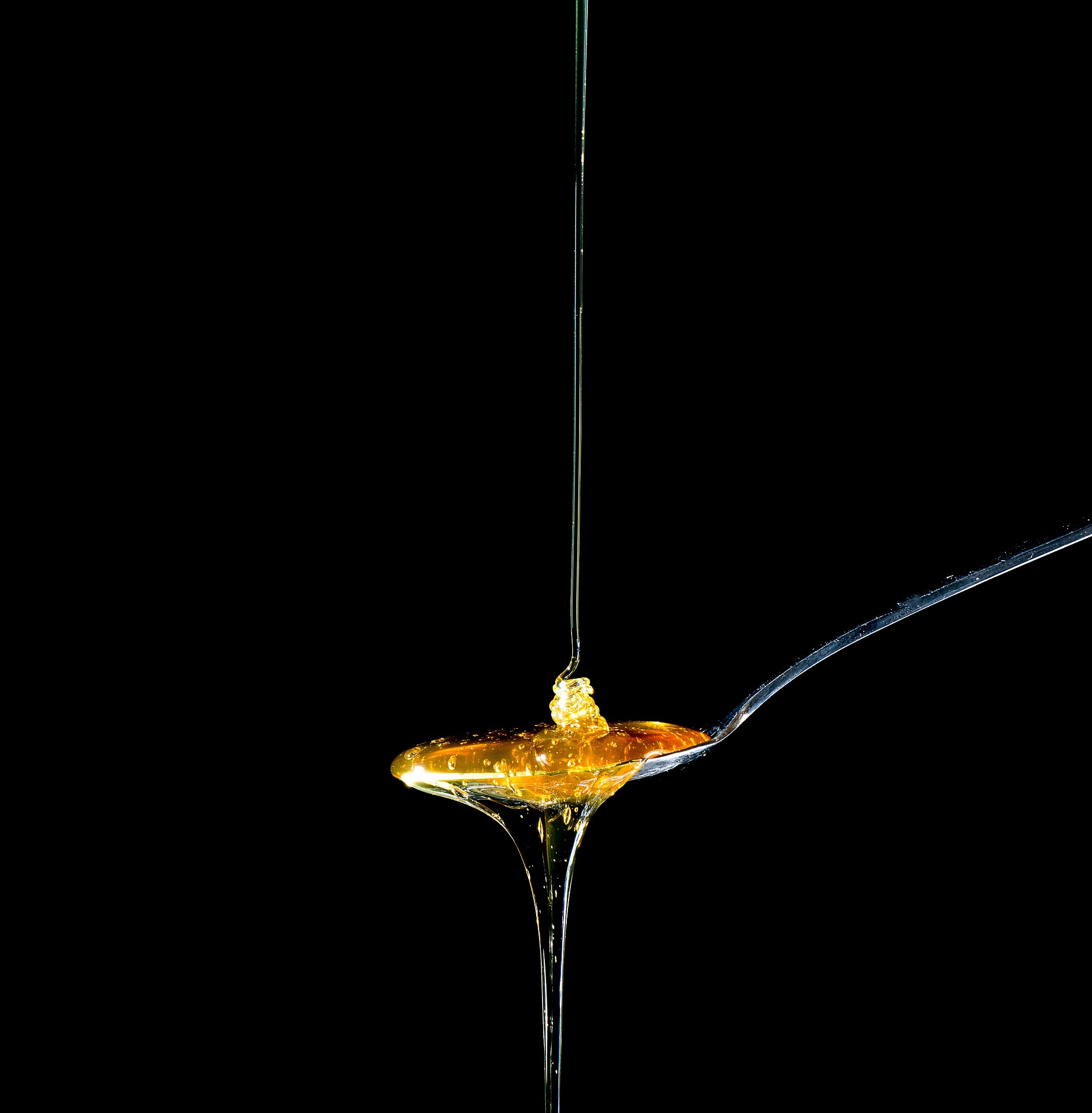 honey on spoon